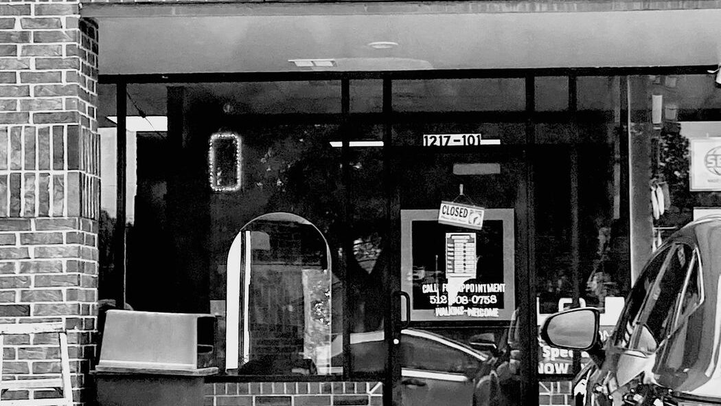 The Hair by Vinia salon front on Leander Road in Georgetown, Texas